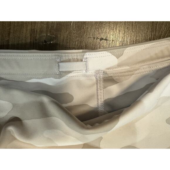 ATHLETA Camo Contender 7/8 Tights Cream White Women’s Size XS Athletic Active - Picture 10 of 16
